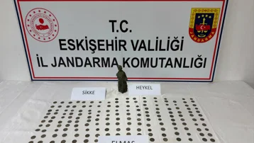 Eskişehir'de tarihi eser operasyonu. Elmas, heykel ve 194 sikke ele geçirildi