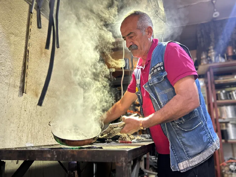 Mutfakların vazgeçilmeziydi artık unutuldu. Kendi kendine bu işi öğrenmiş