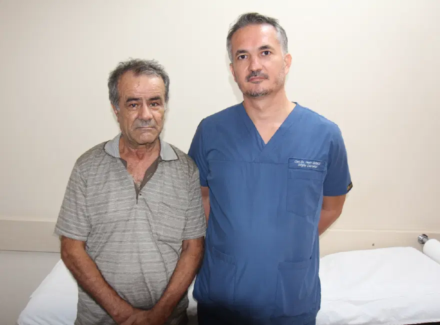 Nefes darlığı yaşıyordu. Kalbini iten 20 santimetrelik hava dolu kese ameliyatla çıkarıldı 2 Nefes darlığı yaşıyordu. Kalbini iten 20 santimetrelik hava dolu kese ameliyatla çıkarıldı 2