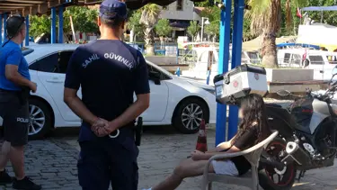 Falezlerden denize girdi, karaya çıkamayınca polis kurtardı