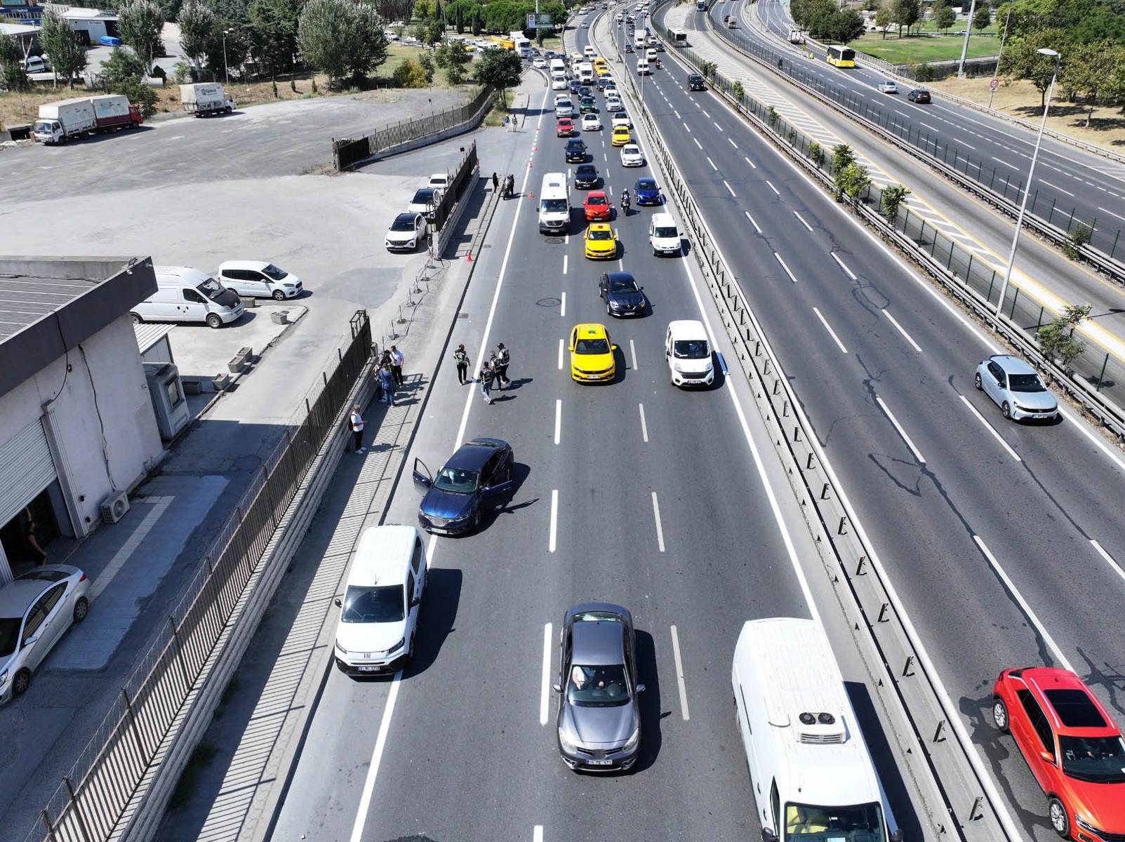 Korsan taksi denetimlerinde 948 bin lira ceza