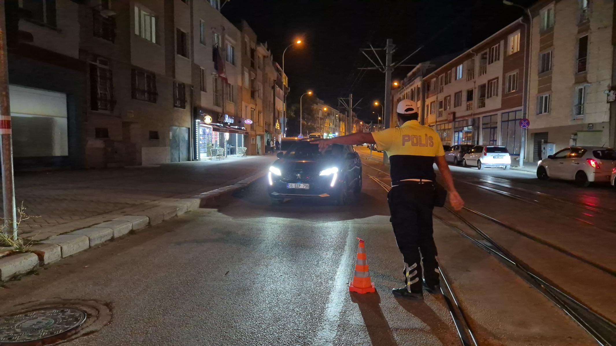 Eskişehir'deki asayiş ve trafik uygulamasında 74 bin 828 TL ceza