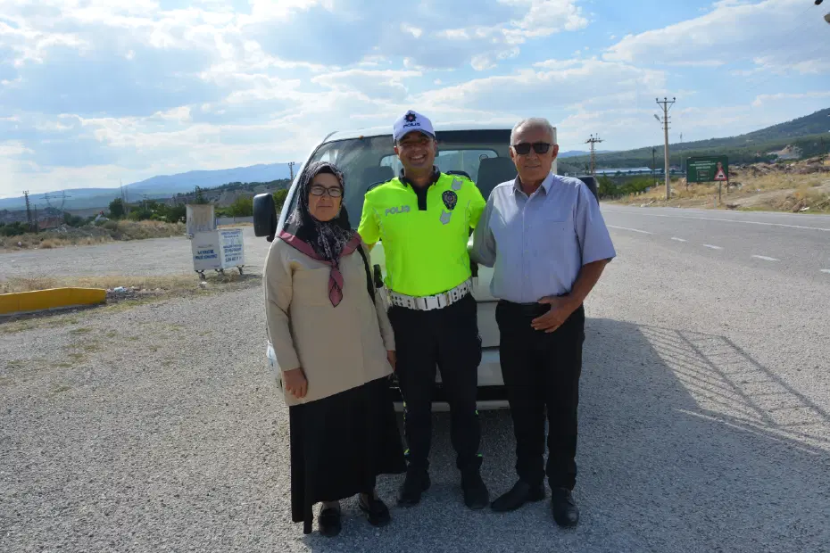 Polis, eşini yolda bırakan adama bulaşık yıkama cezası verdi