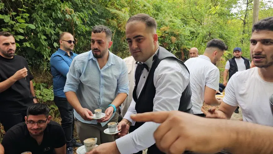 DAMAT KAHVE HAZIRLADI
2 DAMAT KAHVE HAZIRLADI
2
