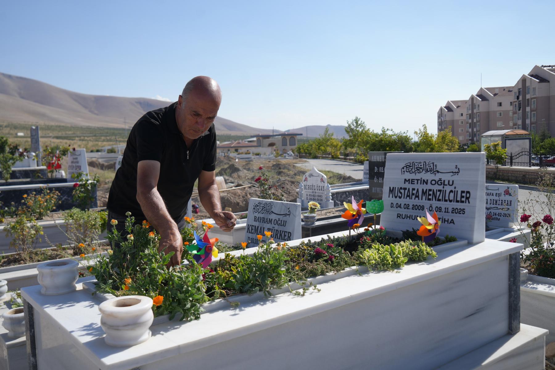 3 yıl 8 ay ceza verildi, baba tepki gösterdi