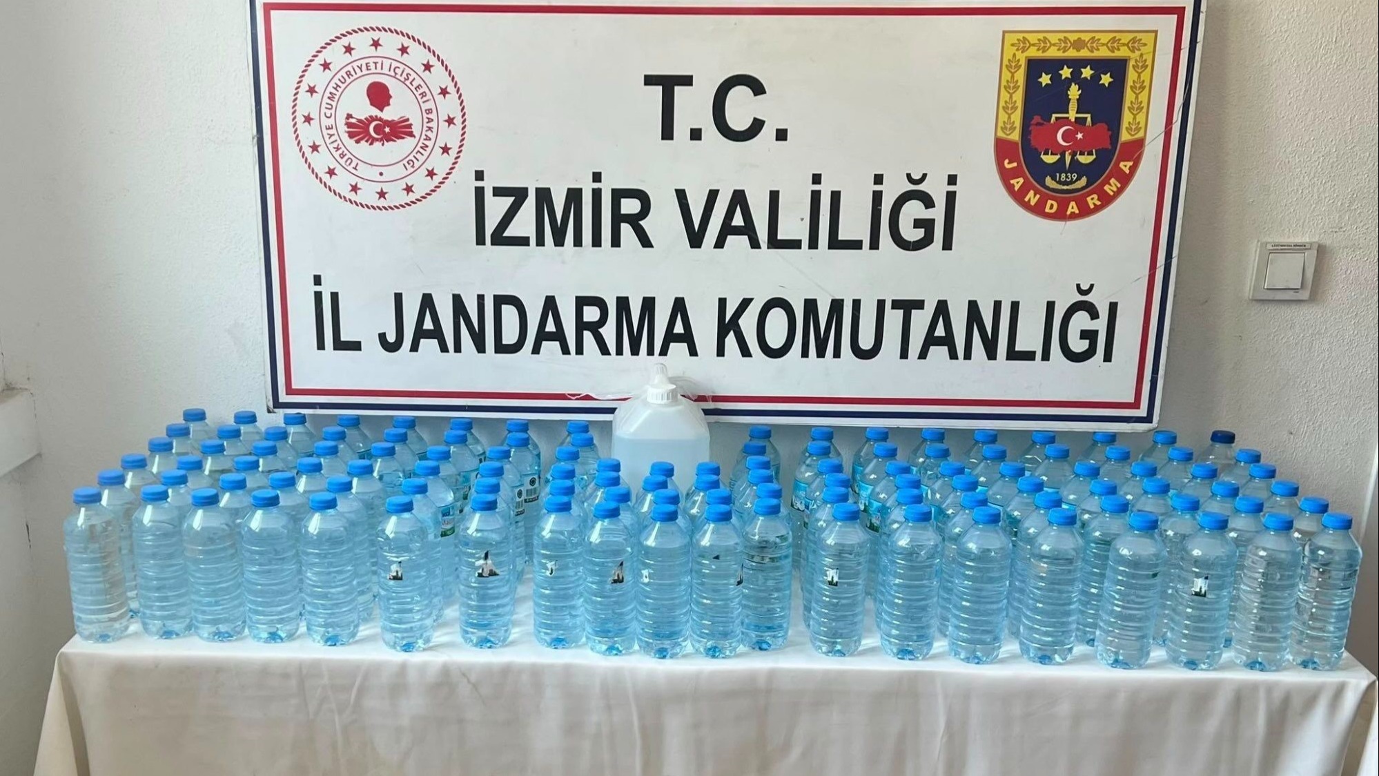 İzmir’de 7 bin kişiye denetim. 1085 litre etil alkol ele geçirildi