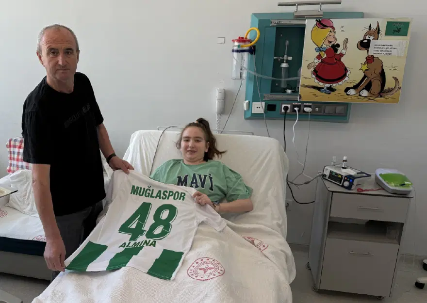 Beklenen mucize oldu. 15 yaşındaki Almina 88 gün sonra gözlerini açtı 2