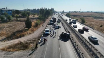 Bursa'da TIR'dan dökülen yakıt zincirleme kazaya neden oldu. 10 araç birbirine girdi
