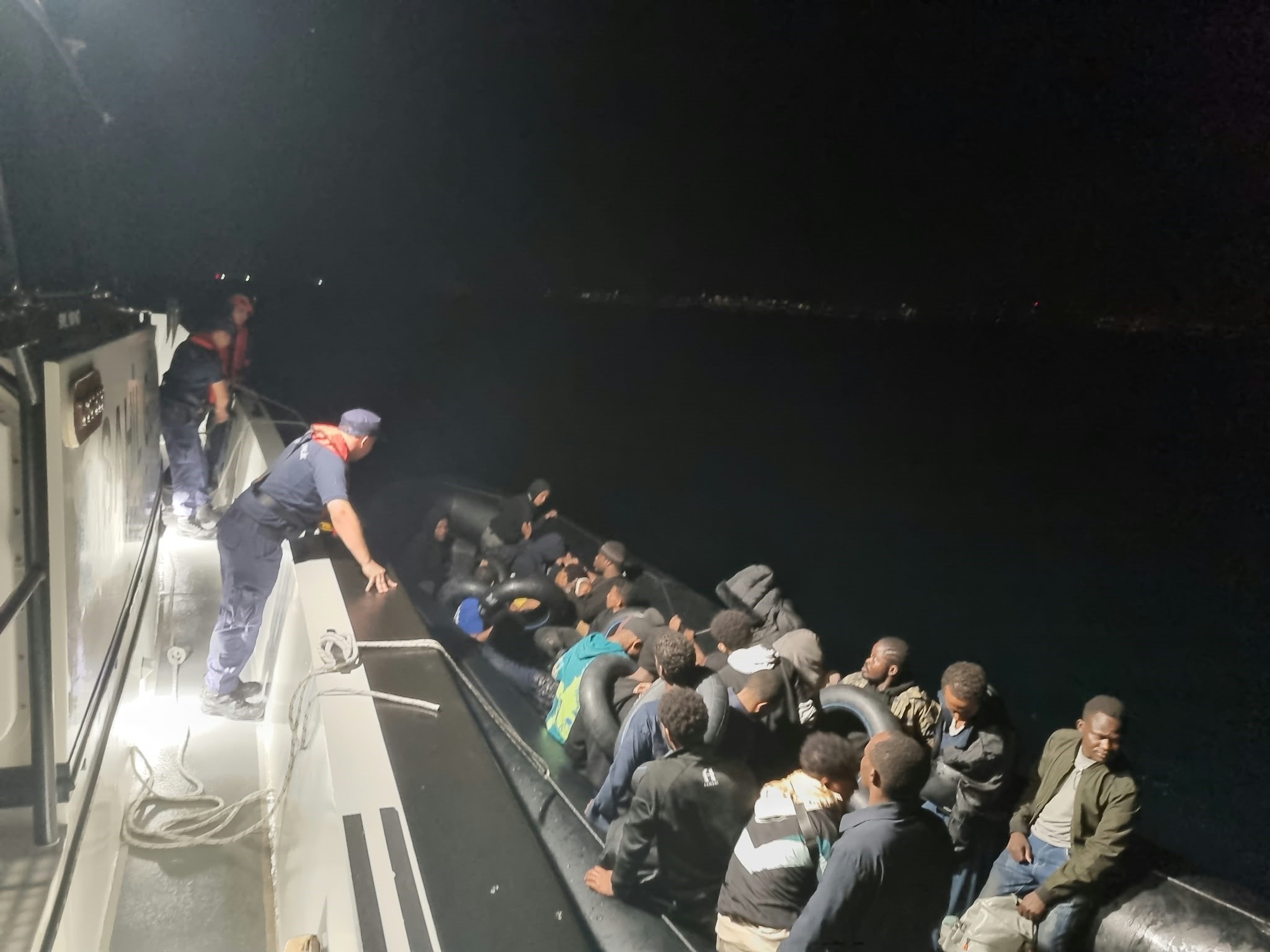 Didim'de 32 düzensiz göçmen yakalandı