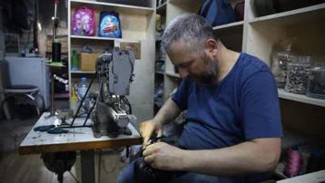 10 yaşında babasından öğrendi. Artık bu meslekte çırak yetişmiyor