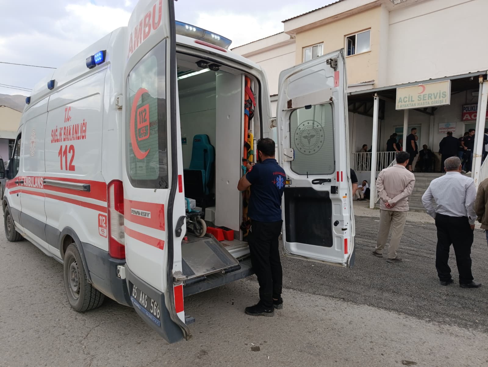 At üstünde dereyi geçmeye çalışırken akıntıya kapılan çoban hayatını kaybetti