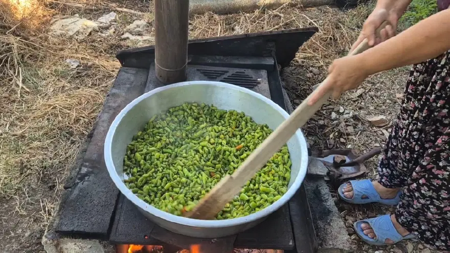 SEBZELER UYGUN FİYATTAN ALINIYOR 2 SEBZELER UYGUN FİYATTAN ALINIYOR 2