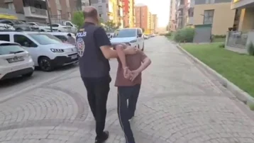 İnternetten yedek parça ilanıyla 42 kişiyi dolandırdı