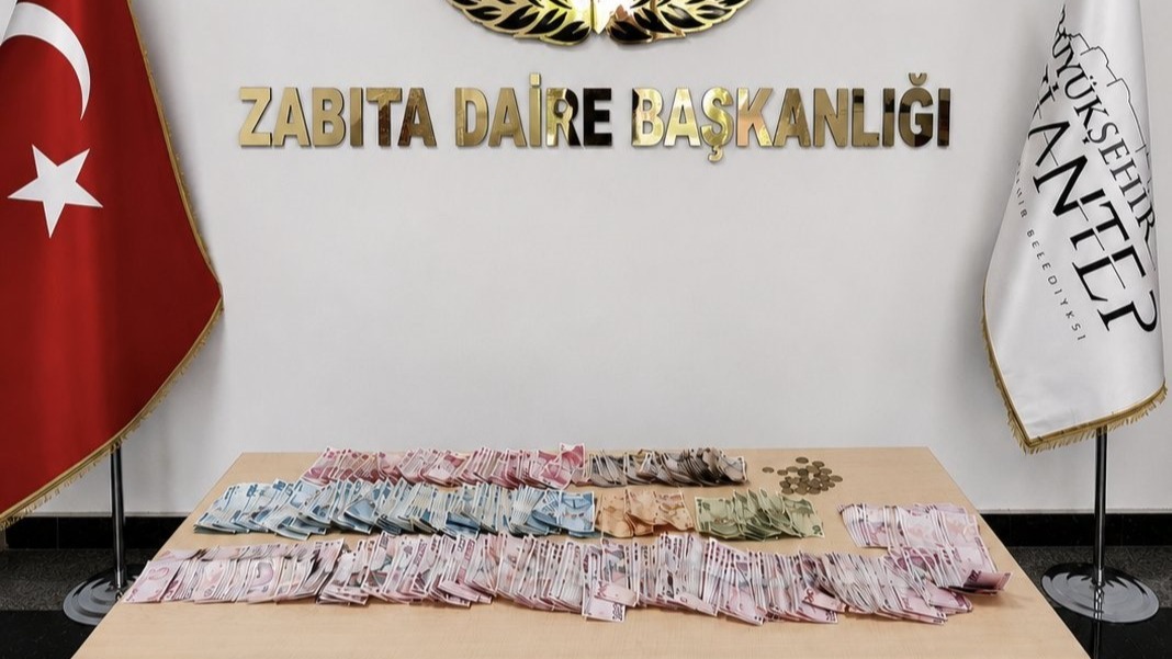 Dilencinin üzerinden 64 bin 855 lira çıktı