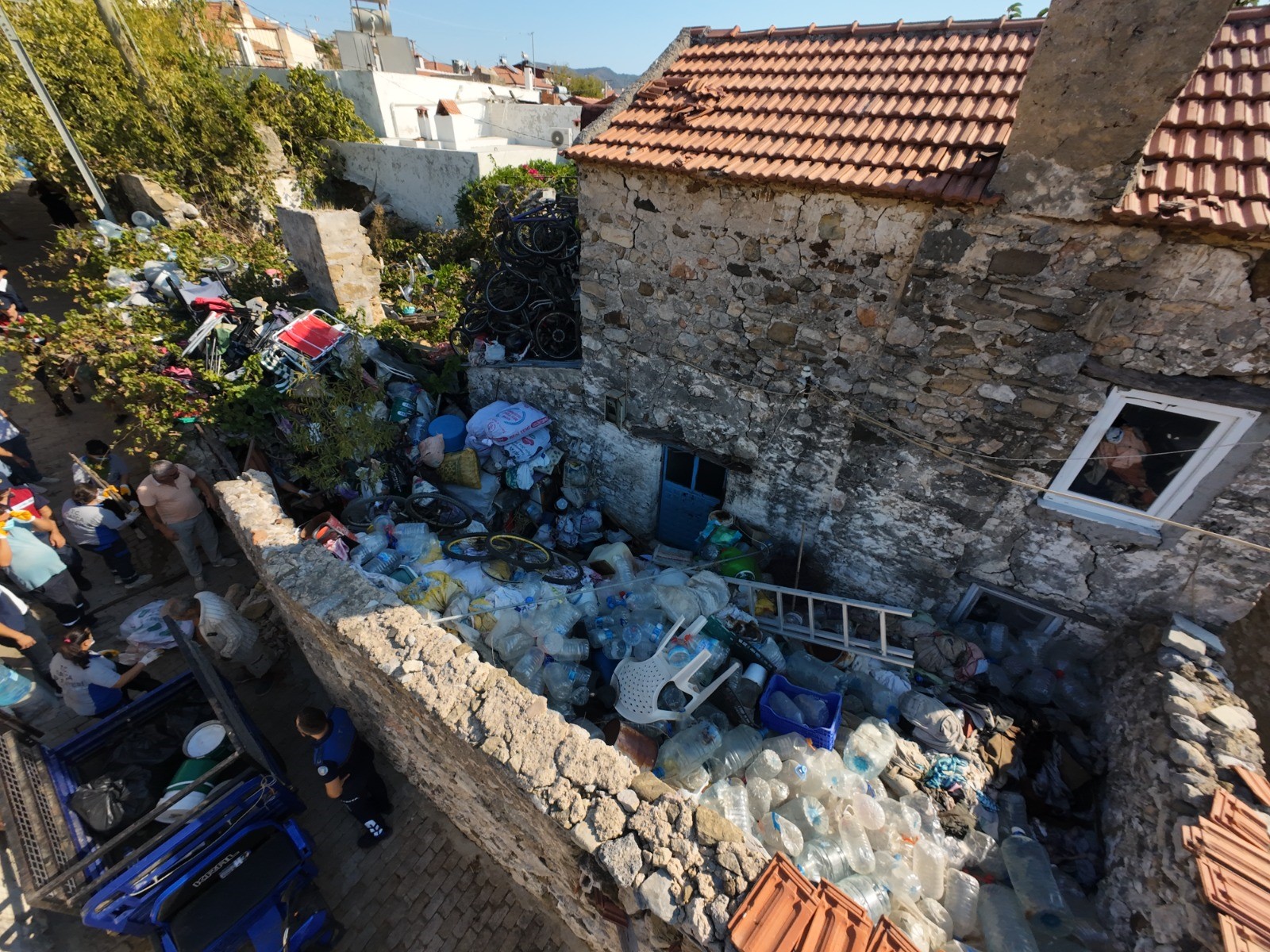 Evden 5 ton çöp çıkarıldı