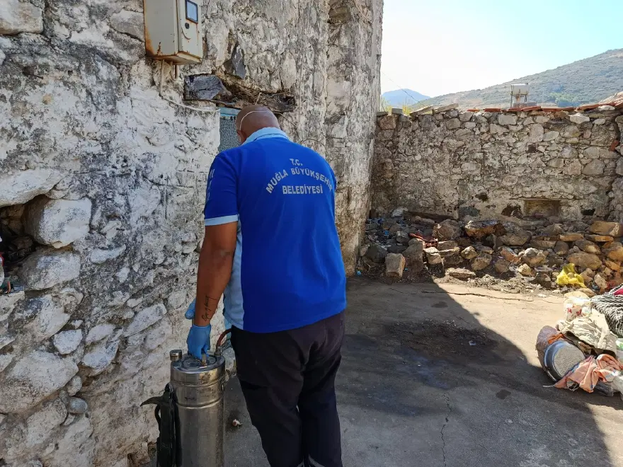 Evden 5 ton çöp çıkarıldı 3 Evden 5 ton çöp çıkarıldı 3