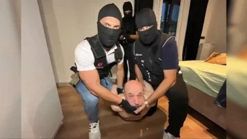 Bakan Gürlek açıkladı. 2017'den beri aranan uyuşturucu baronu yakalandı