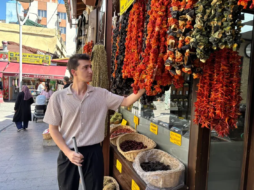 FİYAT ARTIŞI GENEL BAHARAT PİYASASININ ALTINDA KALDI 4 FİYAT ARTIŞI GENEL BAHARAT PİYASASININ ALTINDA KALDI 4