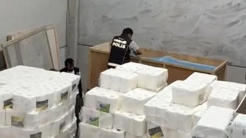 Mersin'de plastik ambalaj deposunda 298 bin sentetik ecza hapı ele geçirildi