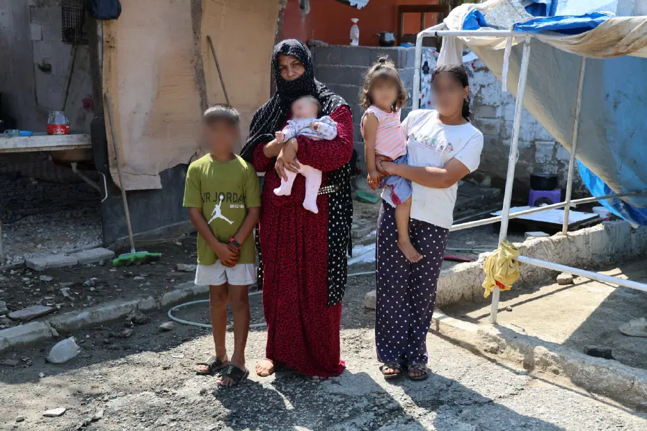 Ev sahibi olmak isterken dolandırıldı, 5 çocuğuyla ahırdaki çadırda kalıyor