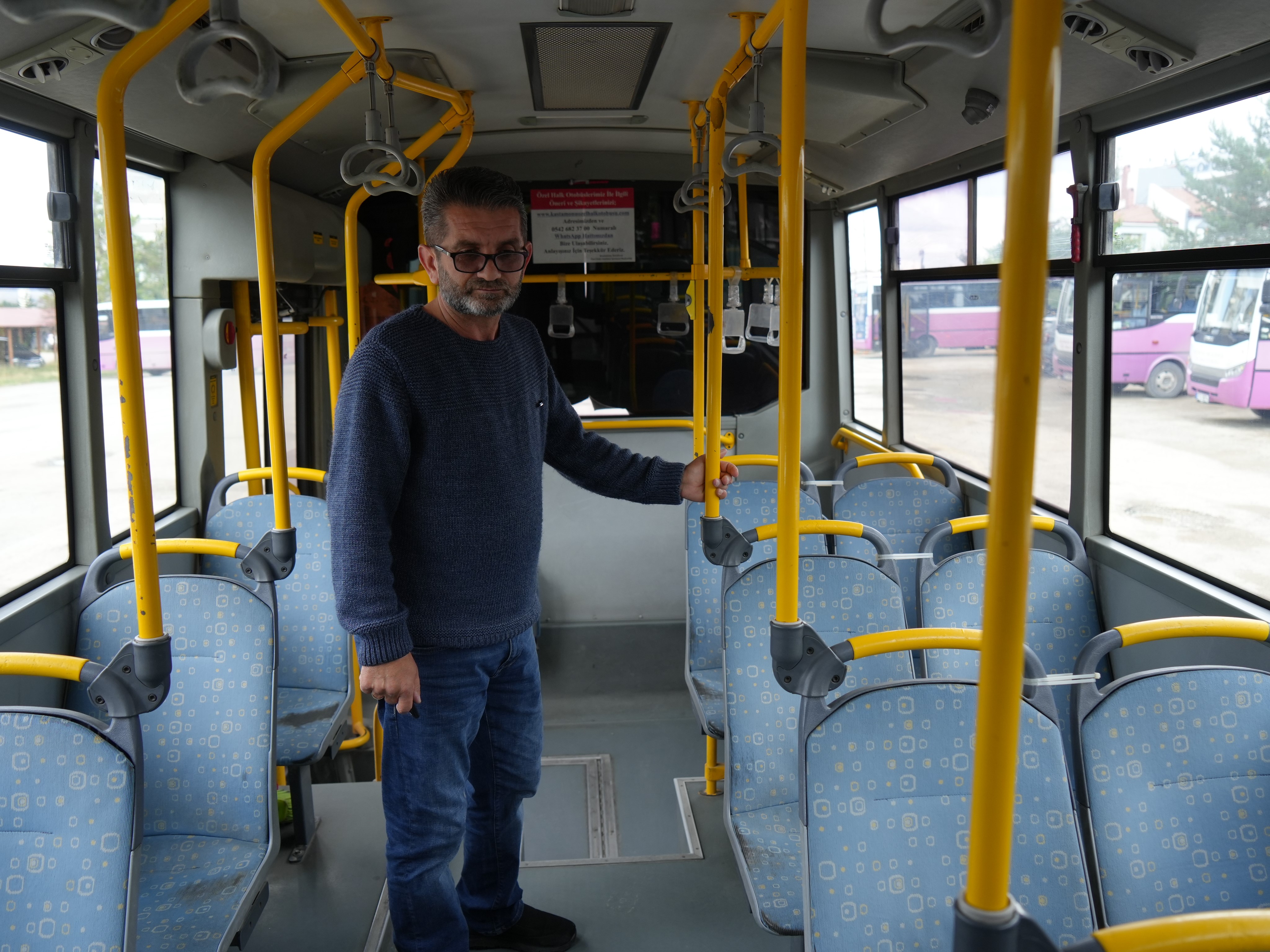 Otobüste unutulan çantadan yüklü miktarda para çıktı