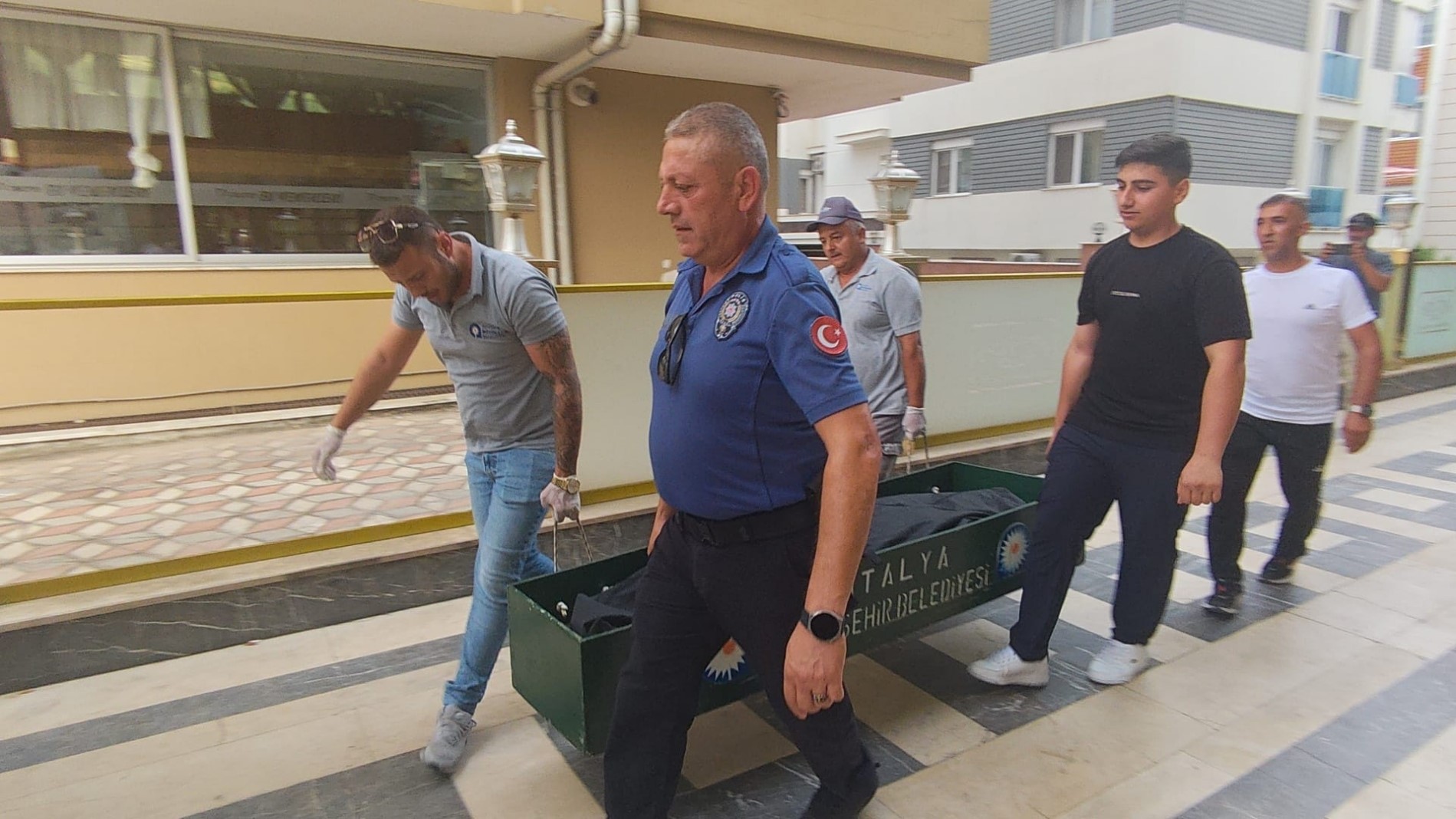 Rus turist otelde ölü bulundu