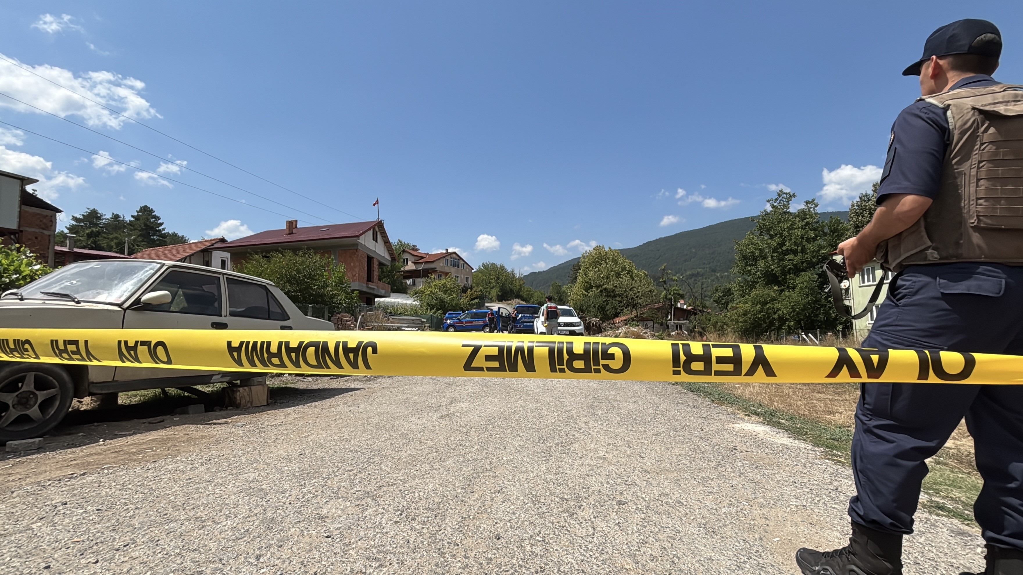 Arsa tartışmasında baba ve oğlunu öldüren şüpheli, 38 gün sonra ormanda silahla yakalandı