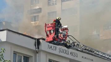 Öğrenci yurdunun çatısında çıkan yangın söndürüldü