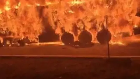 Kars’ta seyir halindeki tır alev alev yandı: Şoför son anda kurtuldu