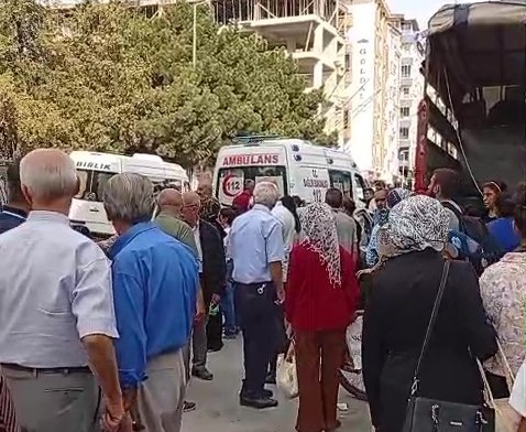 Milletvekili Veli Ağbaba pazarda fenalaşarak hastaneye kaldırıldı
