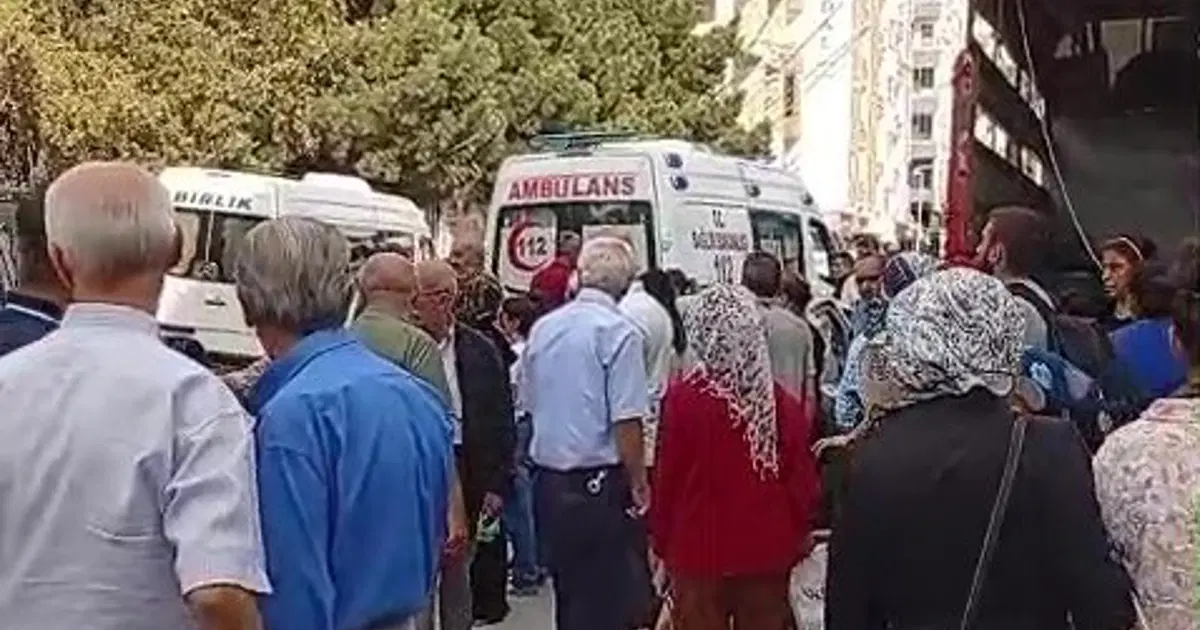 Veli Ağbaba pazarda fenalaştı