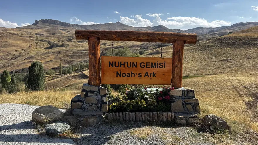 Nuh’un Gemisi araştırması: 18 metre derine inildi, 300’den fazla örnek incelenecek 2 Nuh’un Gemisi araştırması: 18 metre derine inildi, 300’den fazla örnek incelenecek 2