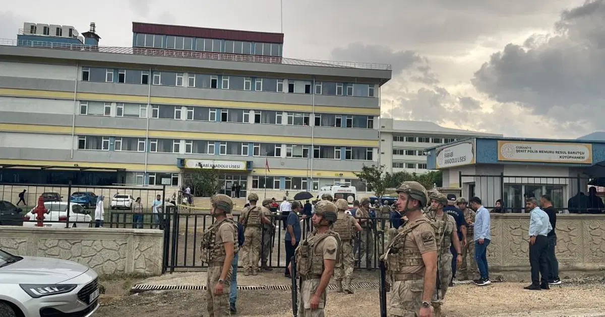 Osmaniye'de okul bahçesinde silahlı saldırı: Öğretmen yaşamını yitirdi