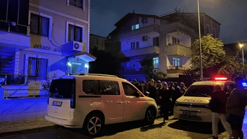 Kocaeli'de temel kazısında toprak kaydı. 2 bina tahliye edildi