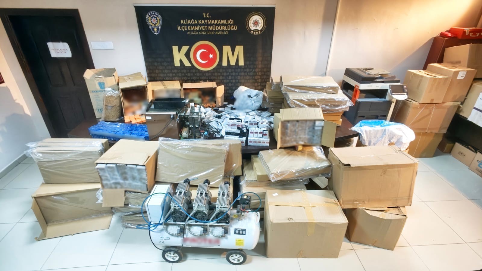 İzmir'de 5 milyon liralık tütün operasyonu. 15 şüpheli yakalandı