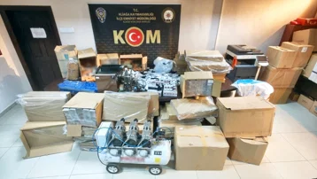 İzmir'de 5 milyon liralık tütün operasyonu. 15 şüpheli yakalandı
