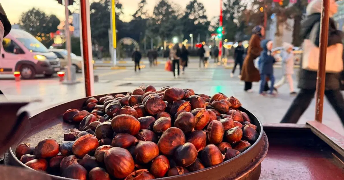 En popüler sokak lezzeti hava serinleyince tezgaha çıktı. Bir porsiyon 100 lira