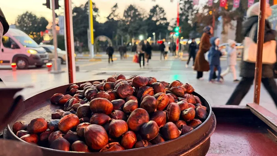 En popüler sokak lezzeti hava serinleyince tezgaha çıktı. Bir porsiyon 100 lira