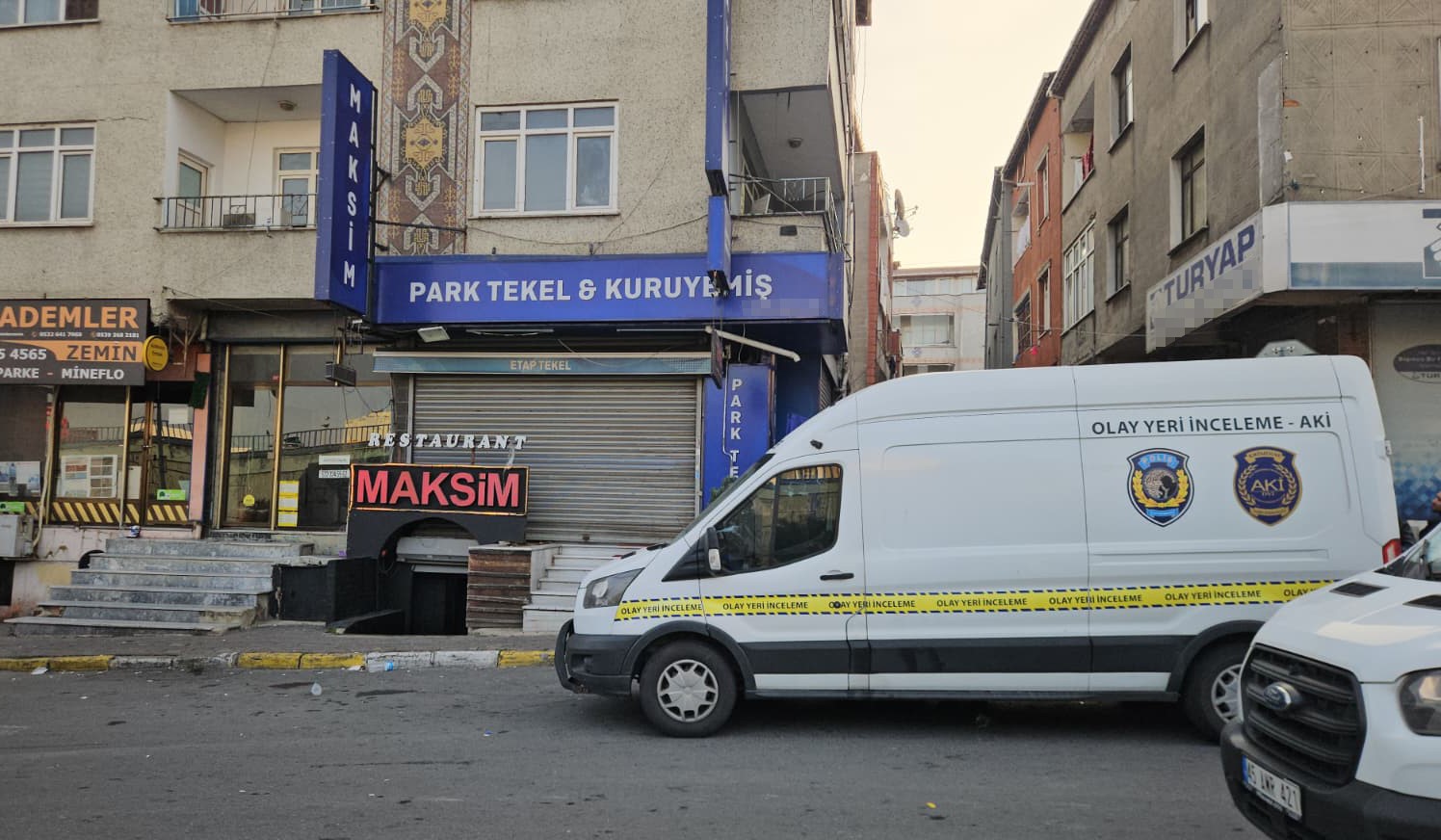 Küçükçekmece'de müzikholde silahlı çatışma: Bir polis yaşamını yitirdi