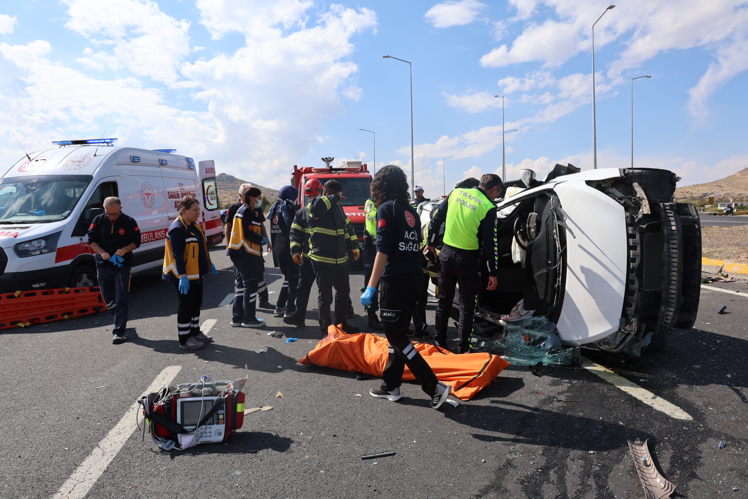 Nevşehir'de kamyonetle otomobil çarpıştı. 2 kişi hayatını kaybetti