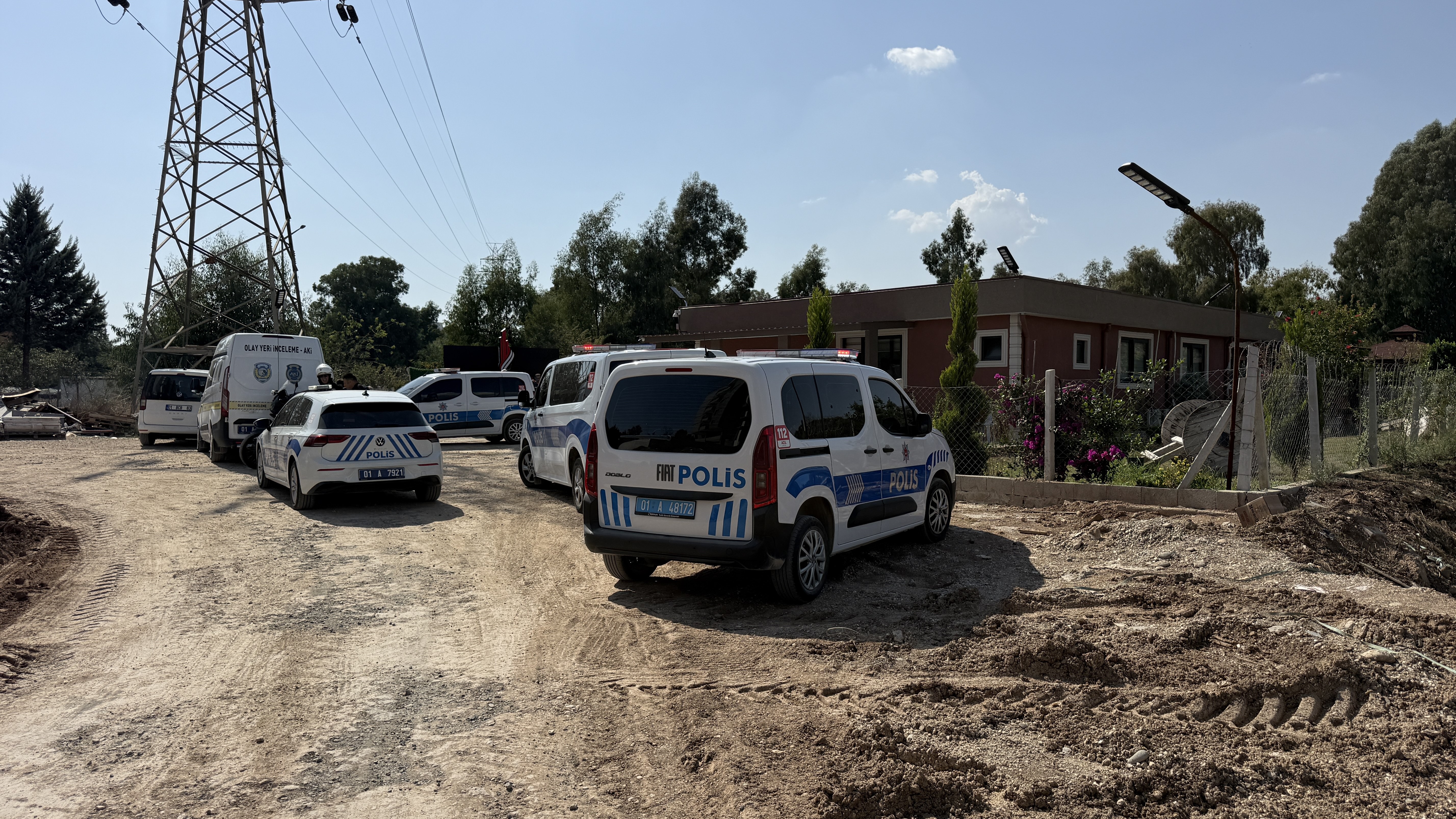Adana'da inşaat firmasının ofisine silahlı saldırı