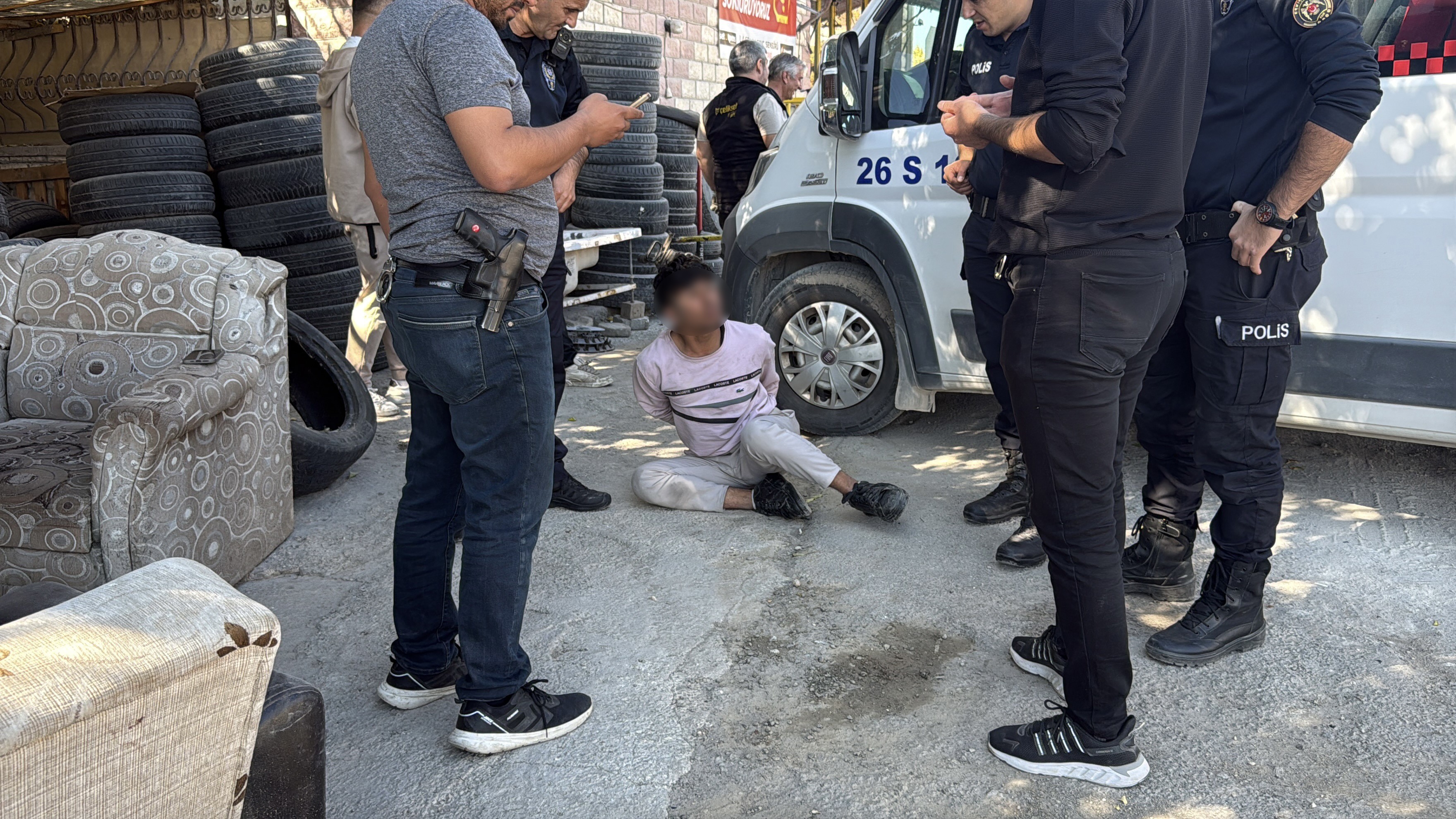 Polisin dur ihtarına uymayan 16 yaşındaki çocuk kovalamaca sonucu yakalandı