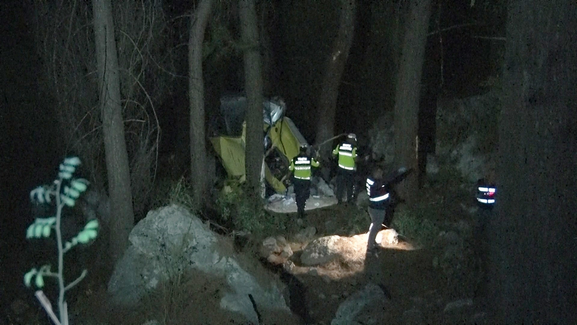 Antalya'da uçuruma yuvarlanan araç kazasında can kaybı 3'e yükseldi