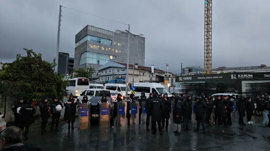 Mali Suçlarla Mücadele Şube Müdürlüğü ekipleri sabahın erken saatlerinde Halk TV