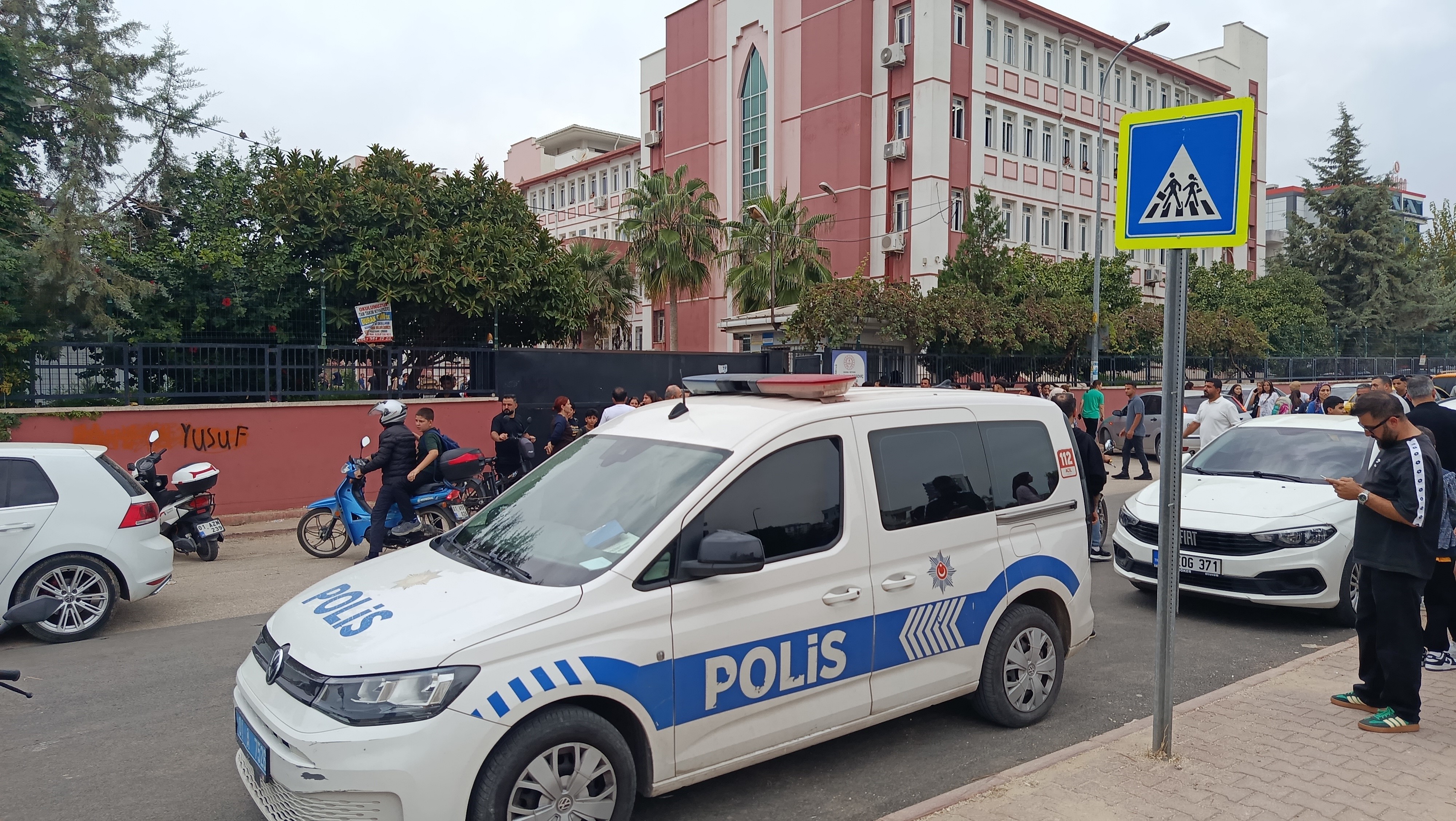 Adana'da ortaokulda bıçaklı saldırı: 6. sınıf öğrencisi arkadaşını yaraladı