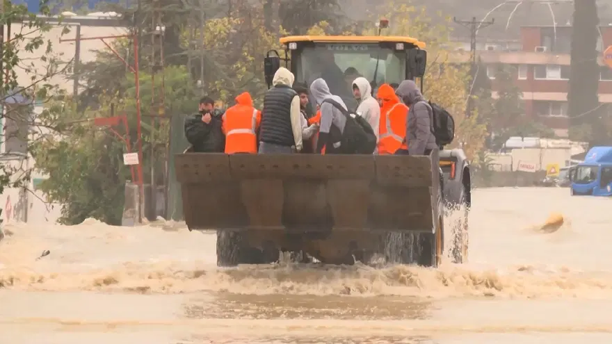 Selden geriye korkunç görüntüler kaldı. İstanbul'da hasarın boyutu gün ağarınca ortaya çıktı 5
