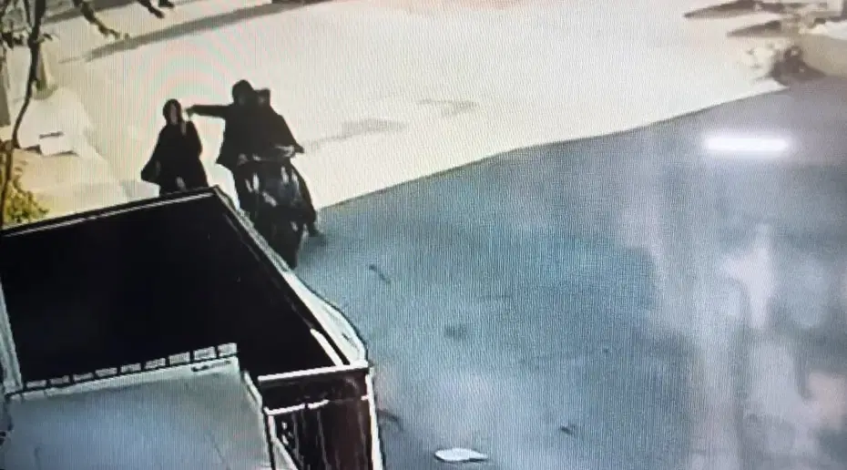 Telefonla konuşurken kapkaça uğradı: 48 saatte yakalandılar