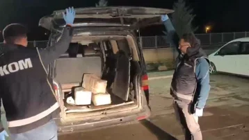 Konya'da iki araçtan 163 ruhsatsız tabanca ve silah parçaları çıktı