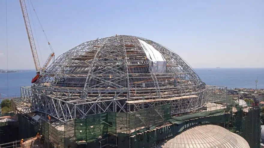 Ayasofya'nın ana kubbesinde restorasyon sürüyor. Özgün doku korunacak 1 Ayasofya'nın ana kubbesinde restorasyon sürüyor. Özgün doku korunacak 1