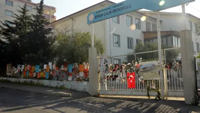 9 kişi can vermişti. Ayser Çalık Ortaokulu'nda sessiz 23 Nisan